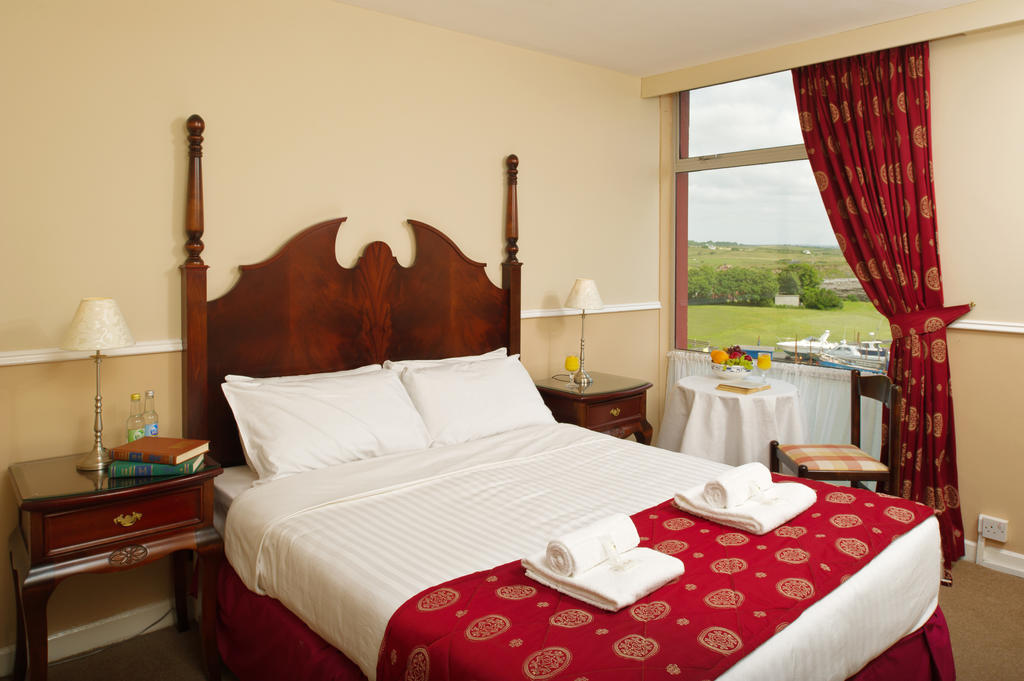 Logues Liscannor Hotel Bagian luar foto